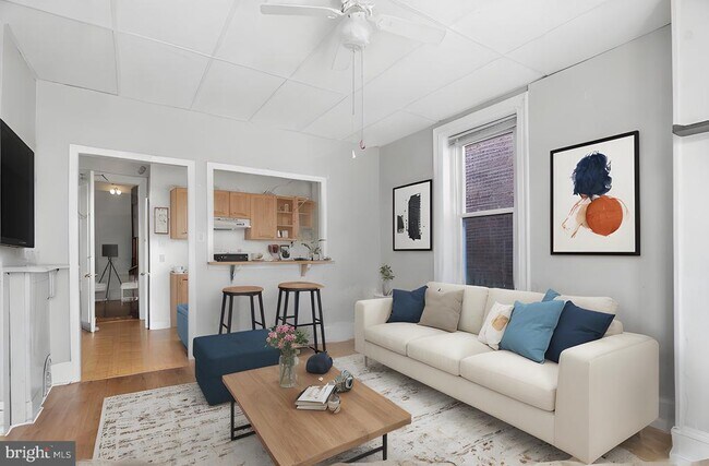 711 Corinthian Ave in Philadelphia, PA - Building Photo - Building Photo