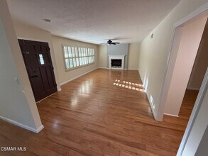 1191 Calle Contento in Thousand Oaks, CA - Building Photo - Building Photo