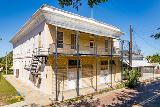 1402 N 19th St in Tampa, FL - Building Photo - Primary Photo