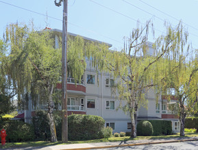 The Avenue in Victoria, BC - Building Photo - Building Photo