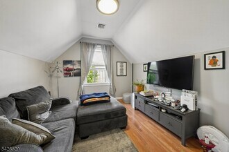 133 Franklin Ave in West Orange, NJ - Building Photo - Building Photo