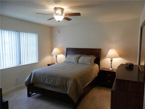 124 NE 19th Ct in Wilton Manors, FL - Building Photo - Building Photo