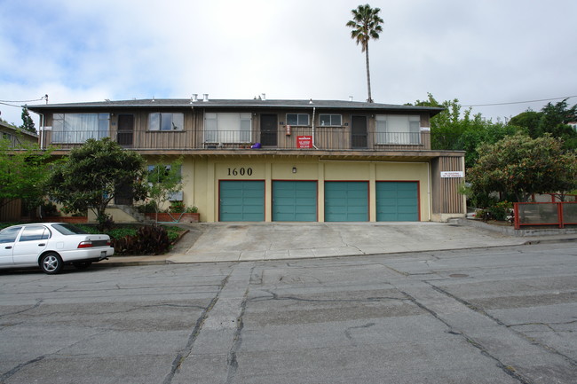 1600 Fifth Ave in Belmont, CA - Building Photo - Building Photo