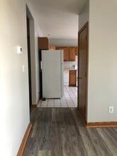 102 Parade St, Unit 2 in Erie, PA - Foto de edificio - Building Photo