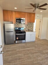 2118 W 57th St in Los Angeles, CA - Building Photo - Building Photo