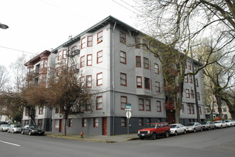 Chetopa Apartments in Portland, OR - Building Photo - Building Photo