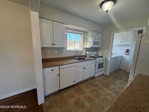 8 View Dr in Brick, NJ - Building Photo - Building Photo