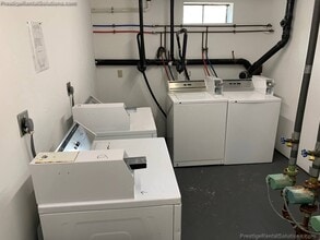 15 Blossom St, Unit 2 in Leominster, MA - Building Photo - Building Photo