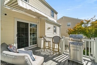 24 E Harrison Pl in Livingston, NJ - Building Photo - Building Photo