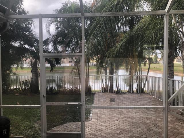 147 Kensington Way in West Palm Beach, FL - Foto de edificio - Building Photo