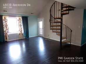 4803B Aberdeen Dr in Mount Laurel, NJ - Building Photo - Building Photo
