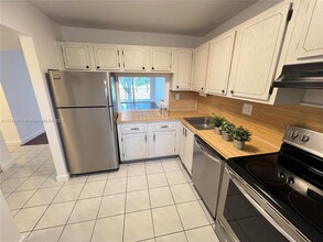 8380 Sands Point Blvd in Tamarac, FL - Building Photo - Building Photo