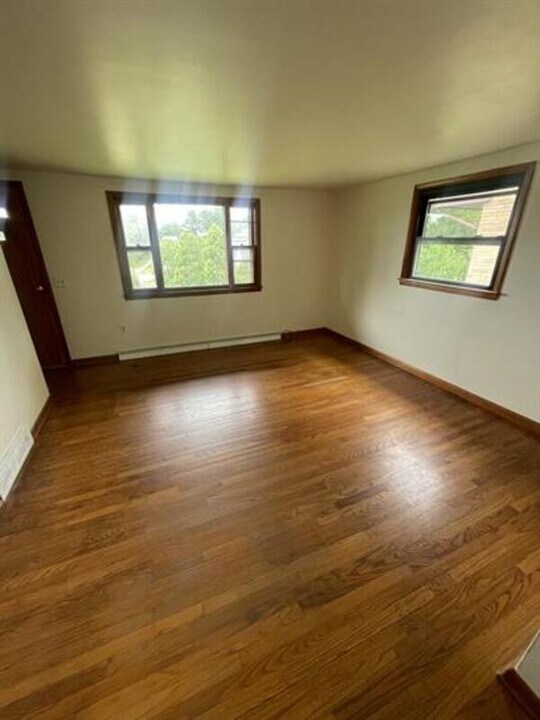 1221-1223 2nd St NW in New Philadelphia, OH - Building Photo