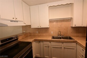 2334 N Lamb Blvd in Las Vegas, NV - Building Photo - Building Photo