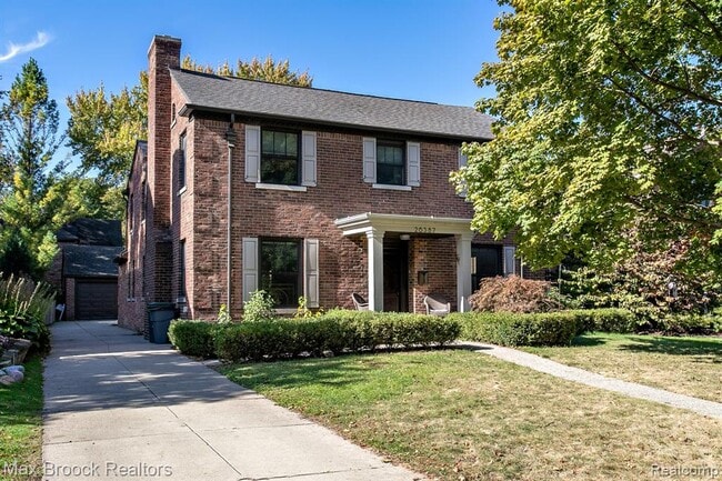 property at 26387 Dundee Rd