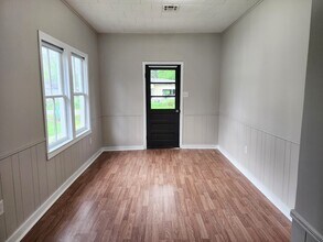 131 Anne St in Sunset, LA - Building Photo - Building Photo