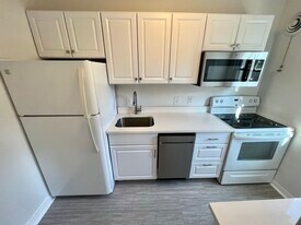 5 E Glebe Rd, Unit C in Alexandria, VA - Building Photo