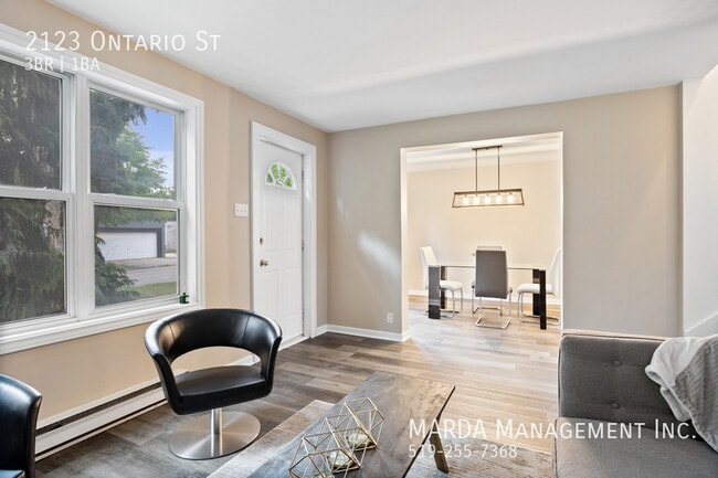 2123 Ontario St in Windsor, ON - Building Photo - Building Photo