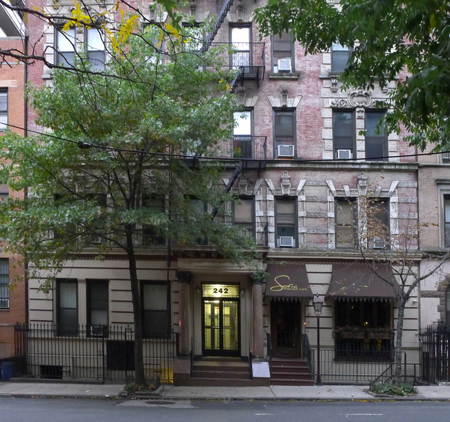 Sofia Wine Bar & Cafe in New York, NY - Foto de edificio - Building Photo