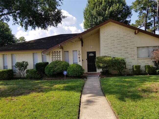 property at 1042 Creekmont Dr
