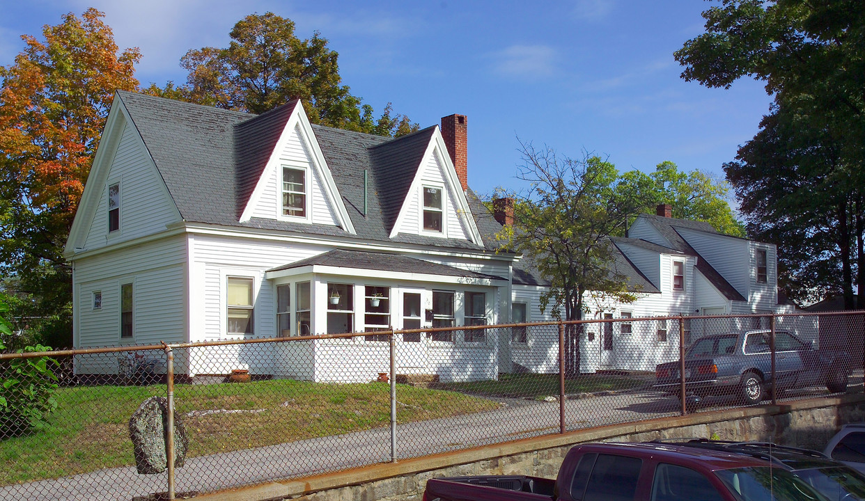 30 High School Ave in Quincy, MA - Foto de edificio