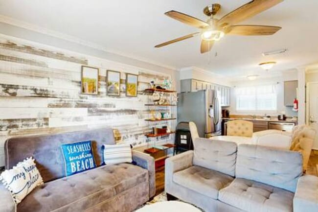 924 W Beach Blvd in Gulf Shores, AL - Building Photo - Building Photo