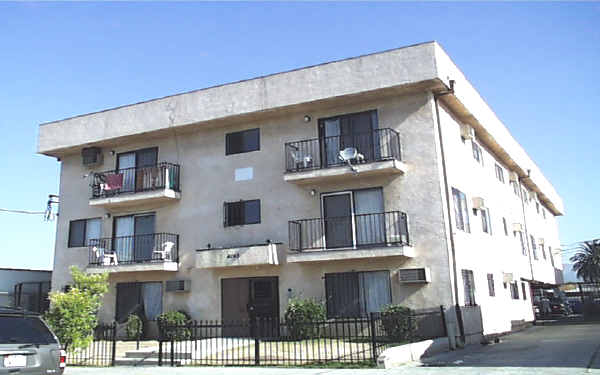 4145 Monroe St in Los Angeles, CA - Building Photo - Building Photo