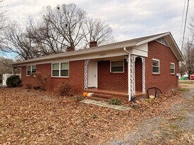 2324 5th Ave SW in Hickory, NC - Building Photo
