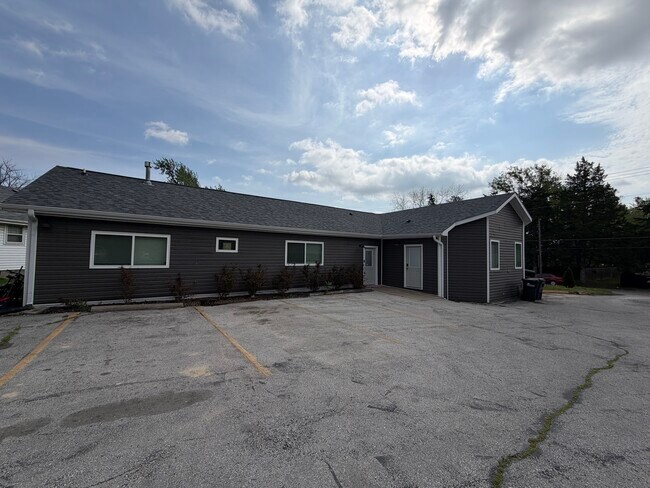 701 Mikel St, Unit 100 in Columbia, MO - Building Photo - Building Photo