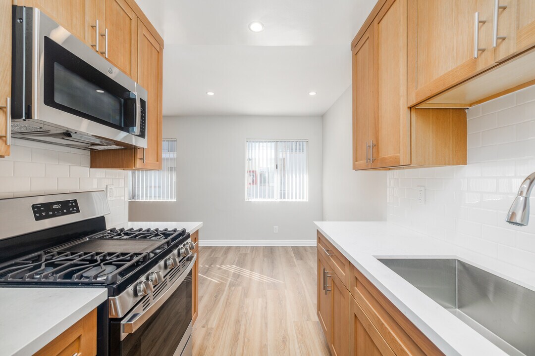 11520 Menlo Ave in Hawthorne, CA - Building Photo