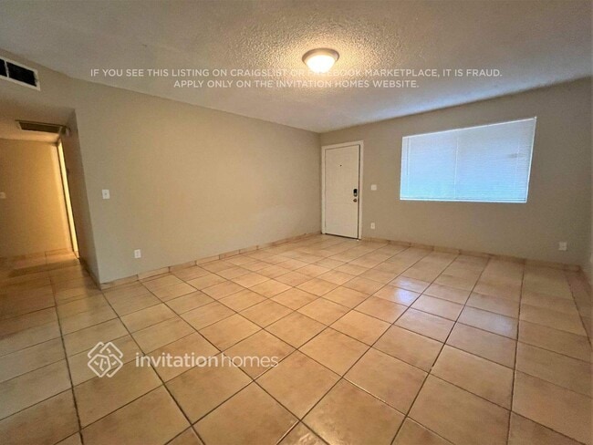 5626 N 71st Ave in Glendale, AZ - Building Photo - Building Photo