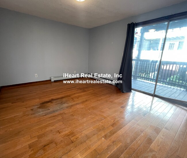 474 E 7th St, Unit 1 in Boston, MA - Building Photo - Building Photo