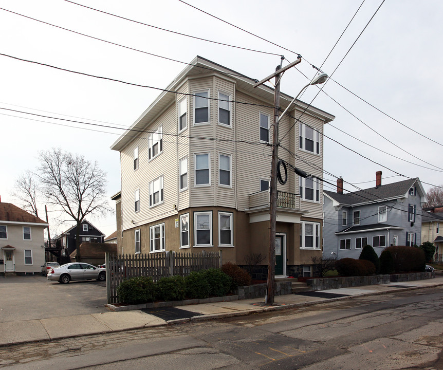 8 Pearl St in Medford, MA - Foto de edificio