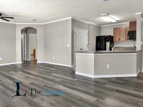 803 Ashentree Dr in Plant City, FL - Building Photo - Building Photo