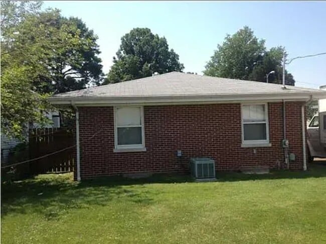1704 E Franklin St in Evansville, IN - Building Photo - Building Photo