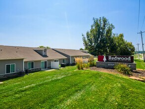 Redwood Westfield Myra Way in Westfield, IN - Foto de edificio - Building Photo