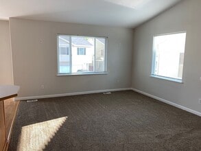 6388 Fairweather Dr in Anchorage, AK - Building Photo - Building Photo