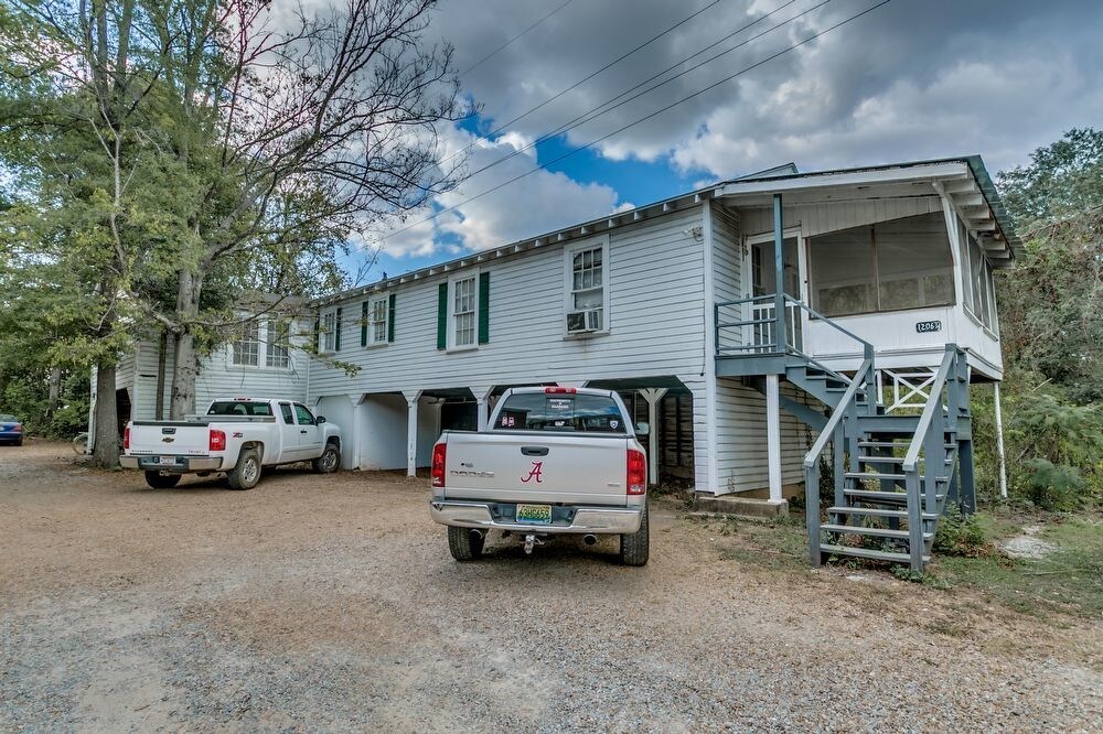 1206 Riverside Dr in Tuscaloosa, AL - Building Photo