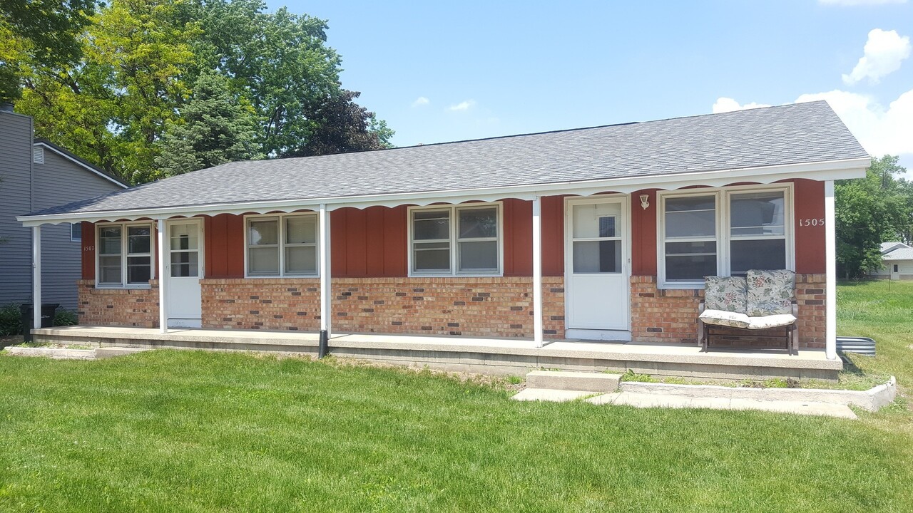 1507 Starview Dr in Cedar Falls, IA - Building Photo