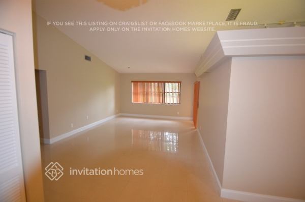 20241 NW 8th St in Pembroke Pines, FL - Building Photo - Building Photo
