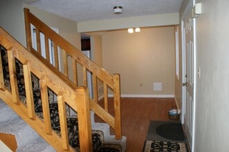 25 Meadow Pond Dr, Unit A in Leominster, MA - Building Photo - Building Photo