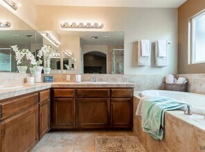 10825 Coronado Pointe Dr in Bakersfield, CA - Building Photo - Building Photo