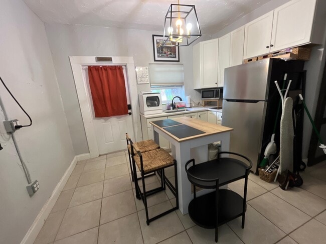 619 Selkirk St in West Palm Beach, FL - Building Photo - Building Photo