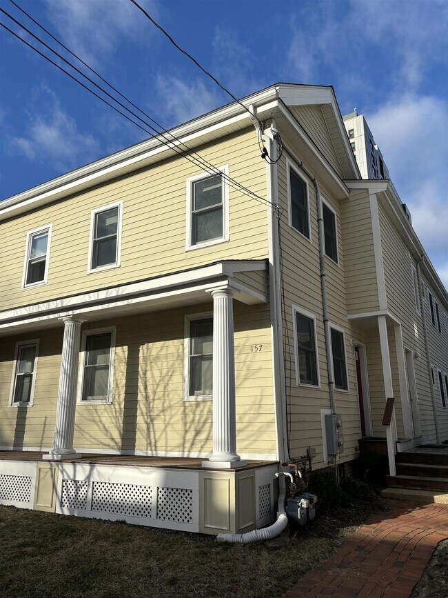 157 Auburn St, Unit 0 in Cambridge, MA - Foto de edificio - Building Photo