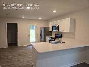 8525 Beckett Chase Wy in Raleigh, NC - Building Photo - Building Photo