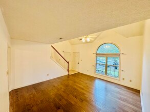 2453 Prescott Ln in Lexington, KY - Building Photo - Building Photo