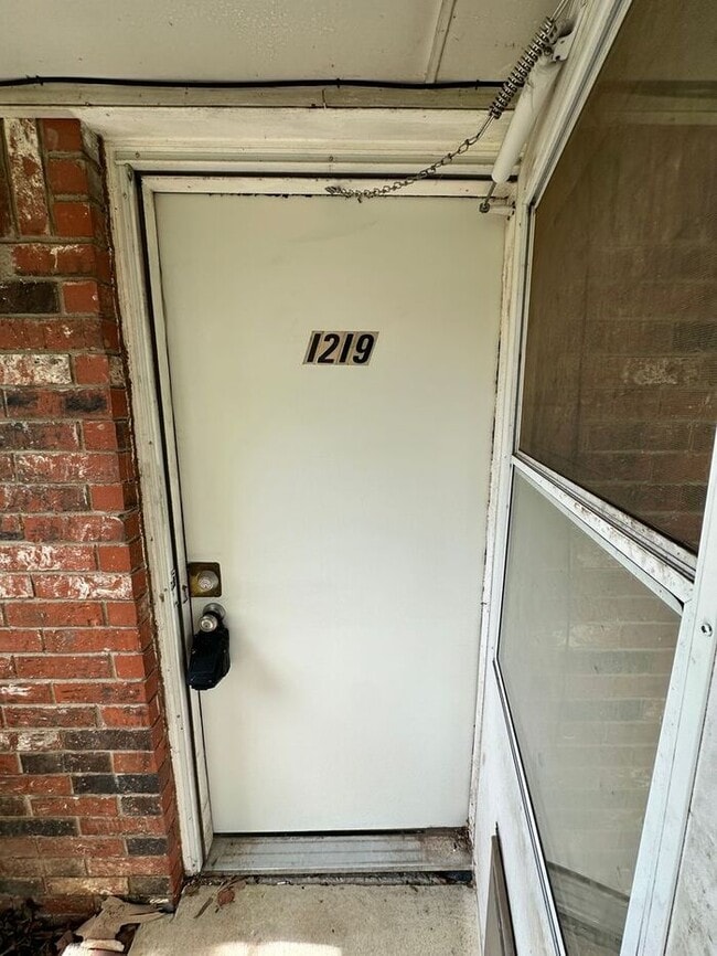 property at 1219 Monnett Ave