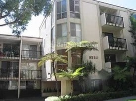 8530 Holloway Dr, Unit 108 in West Hollywood, CA - Building Photo