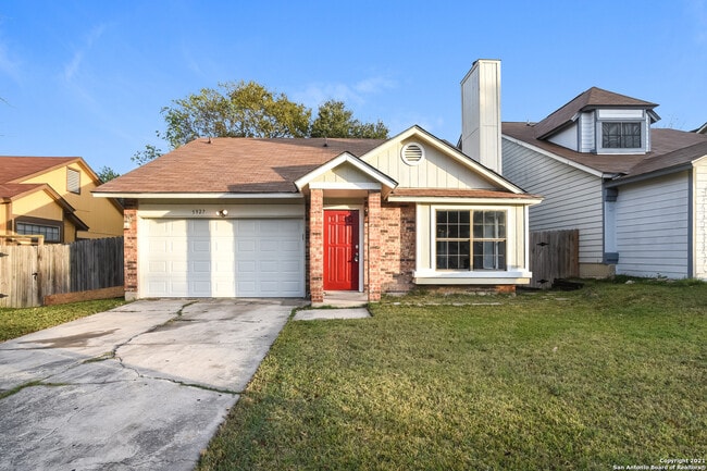 property at 5927 Catalina Sunrise Dr