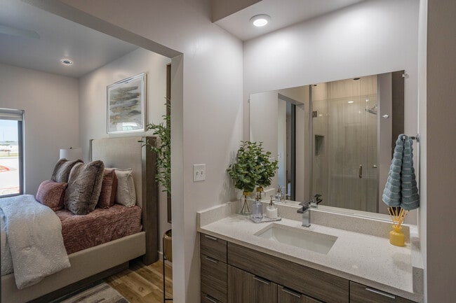 Nova Living in Midwest City, OK - Building Photo - Building Photo